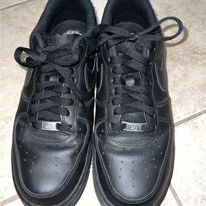 Men Nike shoes All Black size 8.5